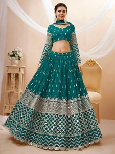 Robe de demoiselle d'honneur en mousseline vert émeraude avec détails perlés et découpés, manches longues, col en V, longueur ras du sol, style ligne A - Product Image 3