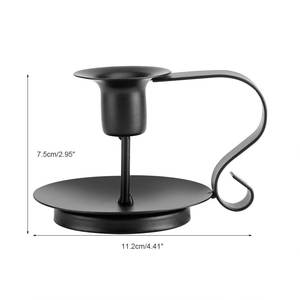 El portavelas está diseñado con una placa base circular ancha de 7.5 cm de altura y 11.2 cm de diámetro. - Product Image 1