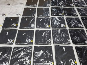เสื้อยืดแฟชั่นผู้ชายแบบสั่งทำพิเศษ ผ้าฝ้ายเนื้อแน่น ทรงหลวมใส่สบายทุกวัน พร้อมบริการผลิตแบบ OEM ระดับมืออาชีพ - Product Image 1