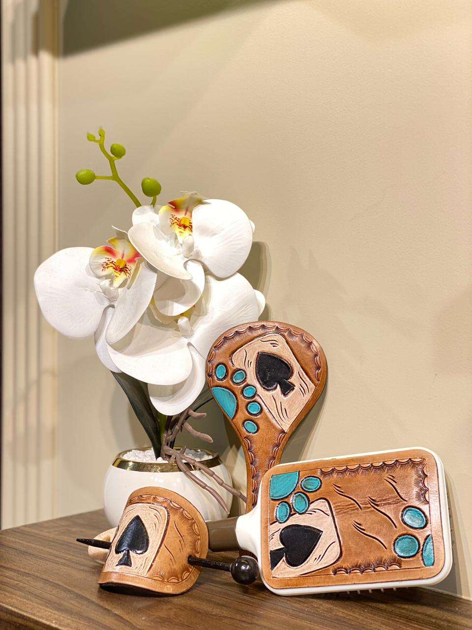 สีน้ำตาล