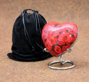 Urna Funeraria de Porcelana en Forma de Corazón con Diseño de Rosas Rojas, Urna Duradera de Lujo para Recuerdos de Mascotas - Product Image 6