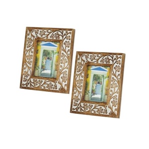 Marcos de Fotos de Madera Armonizados Diseñados para Celebrar Logros Personales Mediante una Belleza Duradera y una Textura Orgánica - Product Image 1