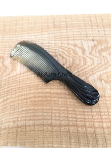 Peigne à cheveux artisanal en corne de buffle, peigne de toilettage en corne naturelle, vente en gros - Product Image 1