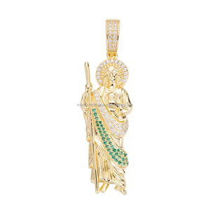 Exclusivo colgante de joyería religiosa con piedras de diamante moissanita de primera calidad y estilo elegante - Product Image 1