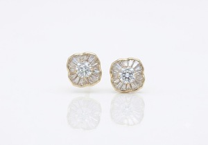 Pendientes de Diamantes de Laboratorio en Oro Sólido de 14K con Certificación IGI, Diseño Ondulado, Regalo de Lujo para Mujeres y Chicas - Product Image 4