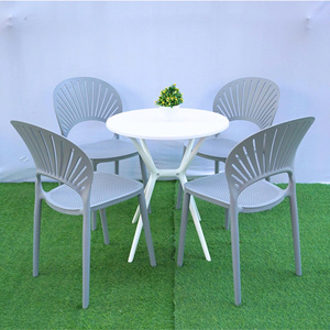 เก้าอี้พลาสติกขึ้นรูปสีเทา กันน้ำ เป็นมิตรกับสิ่งแวดล้อม ดีไซน์ทันสมัย พร้อมพนักพิงแบบมีพัดลมระบายอากาศ เหมาะสำหรับงานปาร์ตี้ในสวน พื้นผิวพรม - Product Image 1