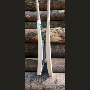 Bate de críquet similar al de Babar Azam, ligero, de madera de sauce con bordes gruesos para jugar al críquet de tapeball en Rawalakot - Product Image 4