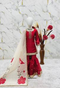 Conjunto Sharara de Seda Premium para Niños con Bordado Elaborado y Dupatta de Organza – Ropa Festiva y para Bodas - Product Image 4