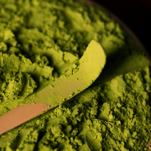 ผงใบมะรุมบริสุทธิ์ 99% ยี่ห้อ WARRLY แบบสเปรย์ดราย สารสกัดสมุนไพร เกรดอาหาร จำหน่ายส่งแบบ OEM - Product Image 1