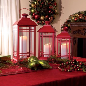 Juego de 3 Faroles Rojos Clásicos, Ideales para Decoración Navideña, Decoración de Interiores de Cafeterías y Exhibición Festiva en Mesas, Hechos a Mano en India - Product Image 5