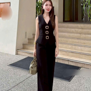 ชุดเซ็ตสองชิ้นสำหรับฤดูร้อน เสื้อผ้าผู้หญิง สวมใส่สบาย แฟชั่นธรรมชาติ ซักได้ บรรจุภัณฑ์แบบกำหนดเอง จากผู้ผลิตในเวียดนาม - Product Image 4