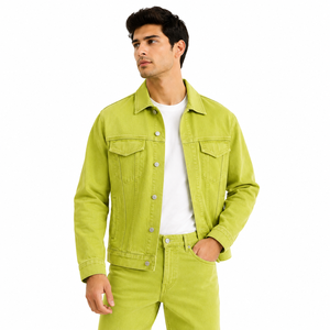 Veste en jean moderne pour homme offrant une coupe confortable, une construction durable et un aspect classique, idéale pour un usage quotidien. - Product Image 1
