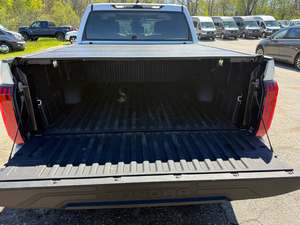 Toyota Tundra Limited 4x4 Usada del 2023 - Product Image 5