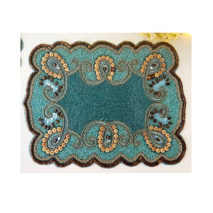 Mantel individual con cuentas de cristal con diseño de flores de alta calidad, placa de cargador con cuentas de cristal hecha a mano, decoración de mesa de comedor - Product Image 1