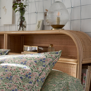 Tête de lit en rotin vintage au design moderne avec mini bibliothèque, meuble multifonctionnel pour chambre à coucher, provenance Vietnam - Product Image 4