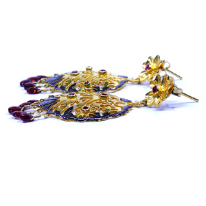 Pendientes colgantes vintage chapados en oro de 22k con granate y diseño floral para mujer, ideales para fiestas. - Product Image 4