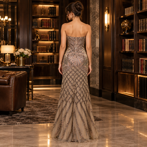 Robe de sirène ornée |   Robe de soirée longue sans bretelles avec motif géométrique à sequins et jupe évasée superposée pour les événements - Product Image 4