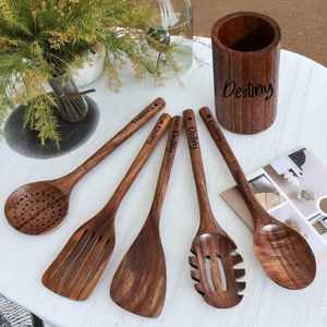 Ensemble d'ustensiles de cuisine en bois faits à la main, cuillères et spatules en bois de teck, ustensiles de cuisine en bois naturel pour un usage quotidien en cuisine - Product Image 1