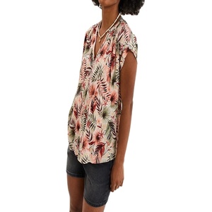 เสื้อเบลาส์ผ้าเครปแขนสั้นสีเขียวกากีสำหรับผู้หญิง น้ำหนักเบา ระบายอากาศได้ดี สวยสง่า สวมใส่สบาย เหมาะสำหรับใส่ทำงานหรือลำลอง แฟชั่นฤดูร้อน - Product Image 4