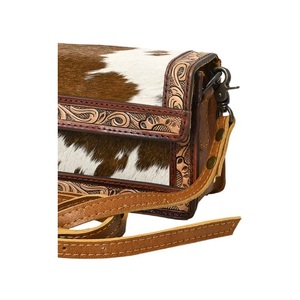 Bolso Bandolera de Cuero Vacuno Hecho a Mano con Diseño Floral Repujado Estilo Western, Correa Ajustable para Hombro, para Mujer - Product Image 2