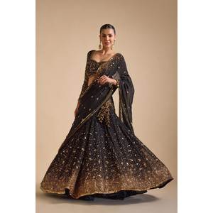 Robes de soirée de créateur, magnifiques lehenga choli brodés - Product Image 5