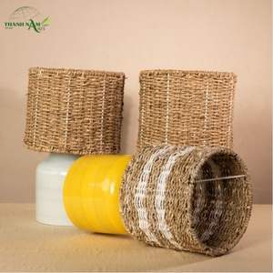 Lampe de table d'intérieur minimaliste moderne en bambou naturel fait main avec abat-jour tissé à la main - Product Image 2