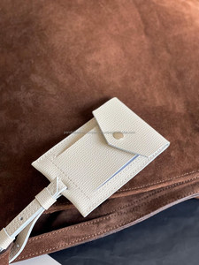 ป้ายติดกระเป๋าเดินทางหนังแท้สุดหรู ดีไซน์สร้างสรรค์ รูปแบบบัตรผ่านขึ้นเครื่อง สำหรับกระเป๋าเดินทาง รุ่น LTT-0018 ทันสมัย ทนทาน - Product Image 5