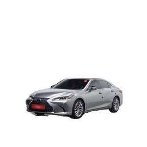 Lexus ES 2024 Luxe Plus Norme d'émission Euro V Sièges en cuir Volant à gauche 50 154 km avec caméra de recul - Product Image 1