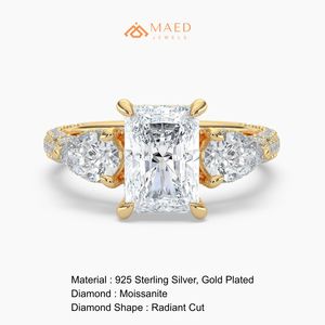Bague à trois pierres en moissanite pour femme, plaquée or, pour fiançailles, mariage, anniversaire, bijoux élégants pour tous les jours - Product Image 6
