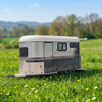 Remorque pour 2 chevaux 2HSL-L400 personnalisée avec porte-rampe, chargement direct, armoire de rangement, boîte à équipement, porte-tapis