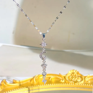 Collar con diseño de sol para mujer, chapado en oro blanco de 0.03µm de grosor, con incrustaciones de circonita y cadena de cable. - Product Image 3