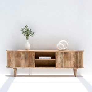 Mueble para TV de Madera Vandana Novara Flux Gretta, Consola de Entretenimiento Moderna de Madera Sólida Minimalista - Product Image 1