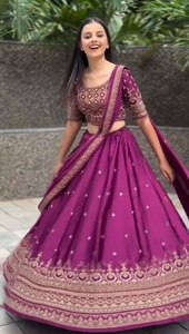 VISHNU K DESIGNS LAHENGA CHOLI DUPATTA, Traje de Seda Chinon con Bordado de Hilo y Lentejuelas, Productos de Punto de Manga Corta - Product Image 5