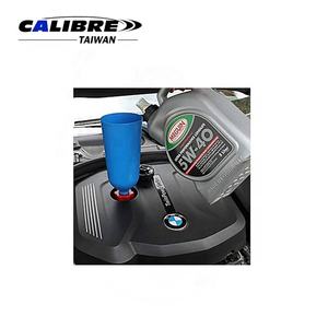 Embudo de llenado de aceite de motor TAIWAN CALIBRE 2L con adaptador de bayoneta, kit de embudo para refrigerante - Product Image 3