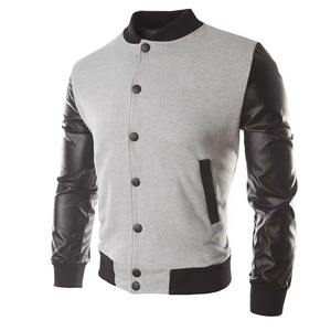 Veste varsity grise pour homme avec manches en cuir PU noir, coupe classique, vêtement décontracté pour l'automne, col rabattu, fermeture à boutons - Product Image 1