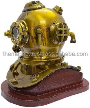 ของเก่าสีทองและสีน้ำตาล