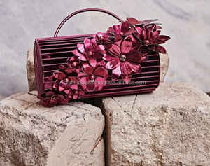 Sac à main élégant en coquille de perle avec détails scintillants en nacre, sac à main de luxe pour femmes, artisanat en résine d'Inde à vendre - Product Image 4