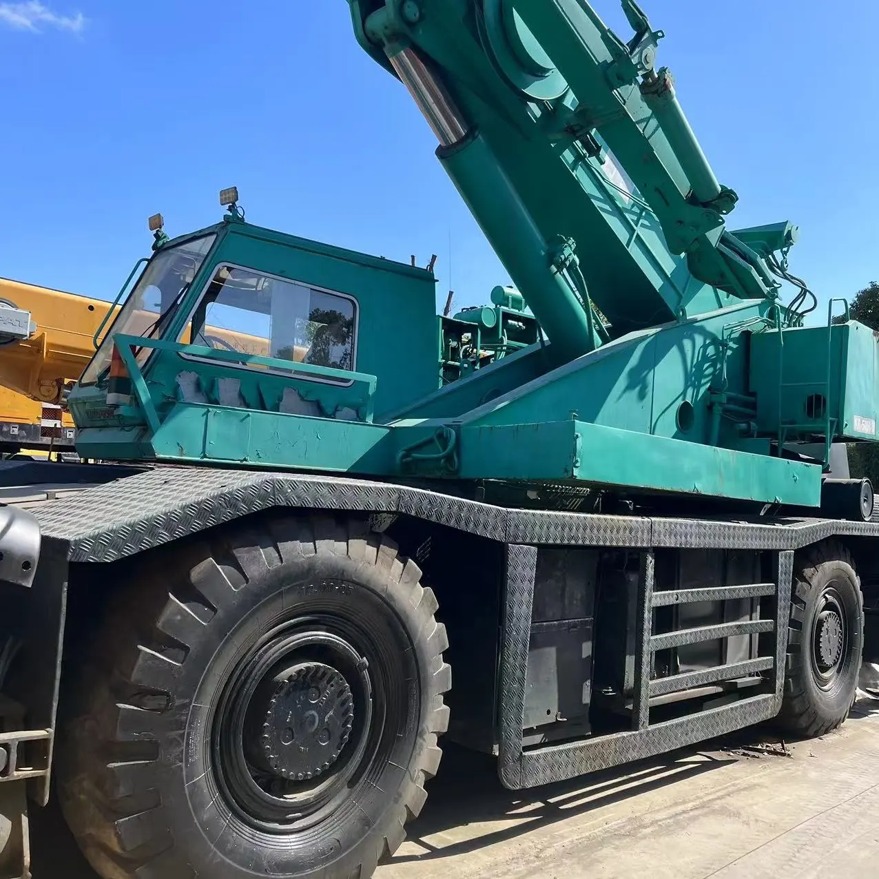 Kato 50ton cần cẩu kr50h địa hình gồ ghề cần cẩu Nhật Bản cần cẩu