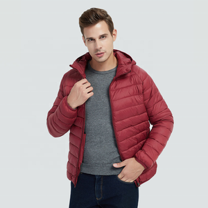 Chaqueta Acolchada con Capucha Color Rojo Granate para Hombre, Chaqueta de Invierno Ligera - Product Image 5