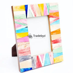 Marco de Fotos Creativo con Incrustaciones de Hueso Hecho a Mano de Primera Calidad con Acabado Brillante y Opción de Logotipo Personalizado por Tradebyd - Product Image 4