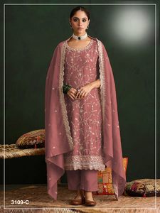 Salwar Kameez de créateur en soie Vichitra avec broderies lourdes et travail de sequins, achetez directement auprès du fournisseur à prix avantageux - Product Image 4
