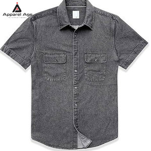 เสื้อเชิ้ตยีนส์ผู้ชายทรงสลิมฟิต สวมใส่สบาย ระบายอากาศได้ดี เป็นมิตรกับสิ่งแวดล้อม แขนสั้น ผ้าฝ้ายทนทาน เหมาะสำหรับฤดูร้อน รับผลิตแบบ OEM พร้อมบริการสกรีนโลโก้ตามสั่ง - Product Image 1