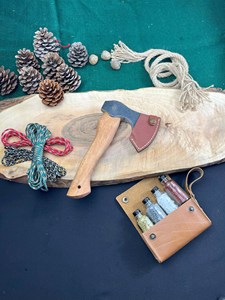 Cuchillo para Pizza Forjado a Mano, Equipo de Camping, Equipo de Bushcraft, Diseño Grabado, Hoja de Acero Forjado, Mango de Madera, 9 Pulgadas de Hoja Cortante - Product Image 4