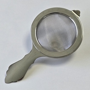 Neo Strainer, produit de fabrication japonaise, passoire à thé en acier inoxydable pour une tasse, avec poignée, maille fine 40 points. - Product Image 3