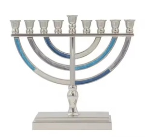 Menorah en métal exclusif à 9 bras, élégant chandelier, centre de table, décoration intérieure - Product Image 1