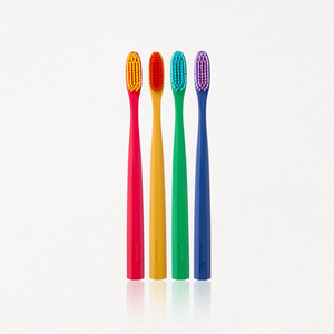 Cepillo de Dientes Coreano Smize Extra Suave con Cerdas de Grafeno Antibacterianas, Tamaño de Viaje, Ergonómico - Product Image 1
