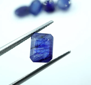 พลอยไพลินสีน้ำเงินธรรมชาติ 17.30 กะรัต รูปทรงผสม แบบเม็ดเดี่ยว ได้รับการรับรองสำหรับทำเครื่องประดับ HAYAAT GEMS TGH-205 6.80-10x7 มม. - Product Image 4