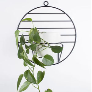 Soporte de hierro para colgar macetas en interiores, perfecto para apartamentos, eleva las plantas con un diseño vertical que ahorra espacio. - Product Image 1