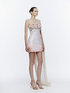 ชุดเดรสมีปีกของดอกไม้บาน _ ชุดเดรสหรูกูตูร์จากแบรนด์ท้องถิ่นเวียดนาม - Product Image 2