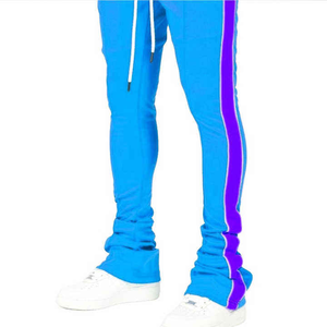 Pantalones Deportivos Azules para Hombre con Franja Lateral Morada, Cintura Elástica con Cordón, Joggers Casuales Ligeros de Punto para Verano - Product Image 1